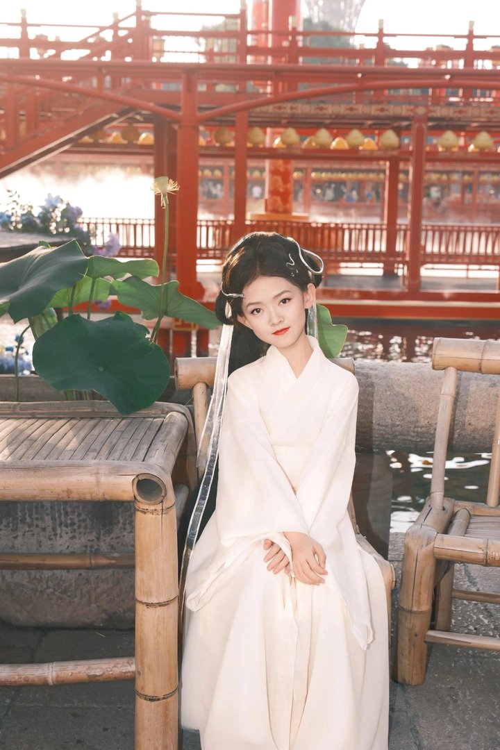 河头老街小孩古装_4